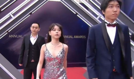 篮球女网红小野吃瓜,揭秘篮球女网红的趣味生活